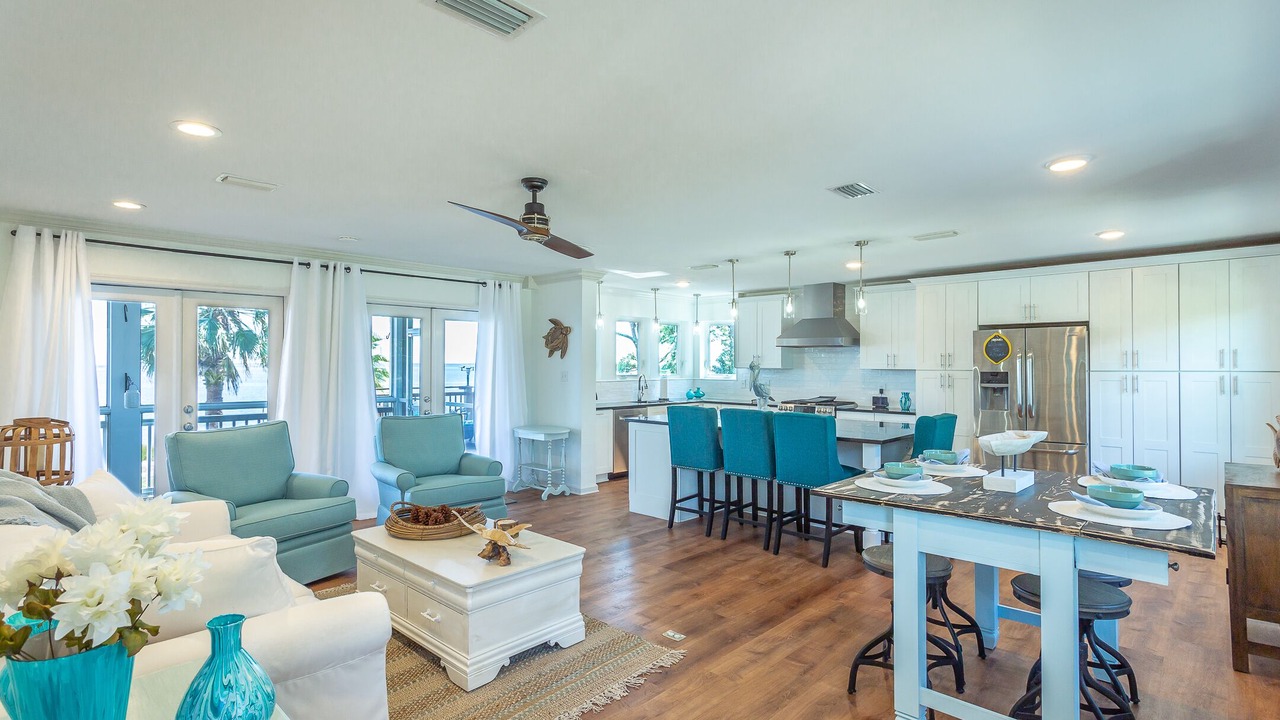 Photo of Livingroom in Carrabelle