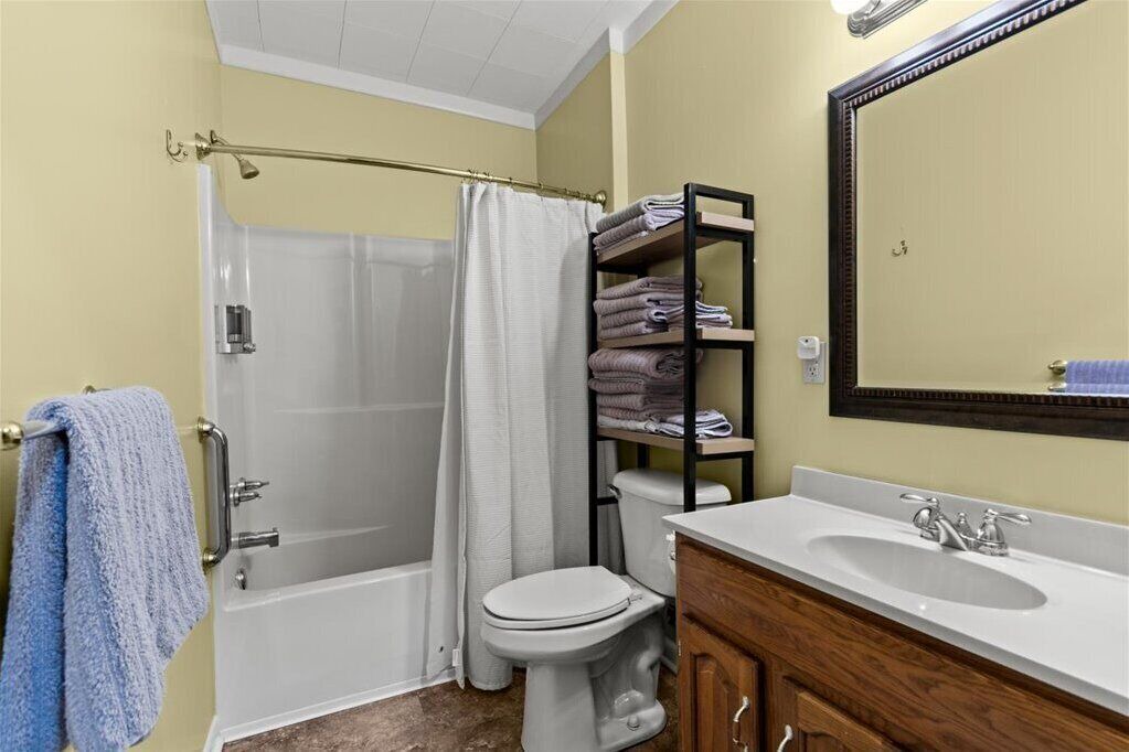 Photo of Bathroom in Guntersville