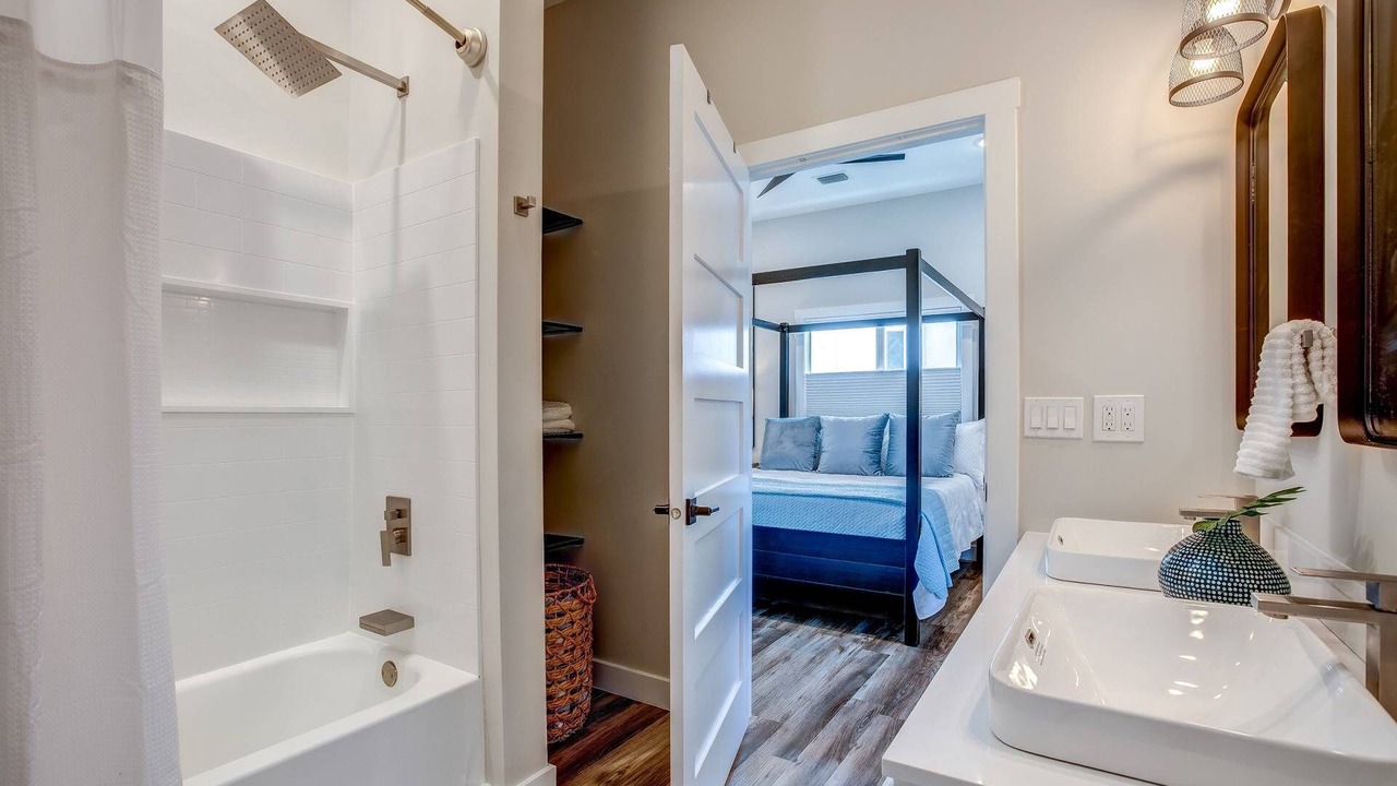 Photo of Bathroom in Cutthroat Harbor Estates