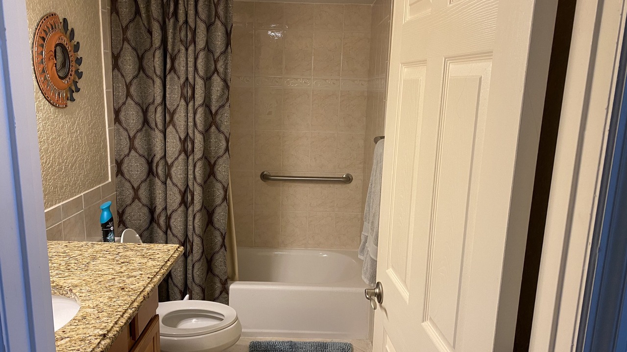 Photo of Bathroom in Lenox Park