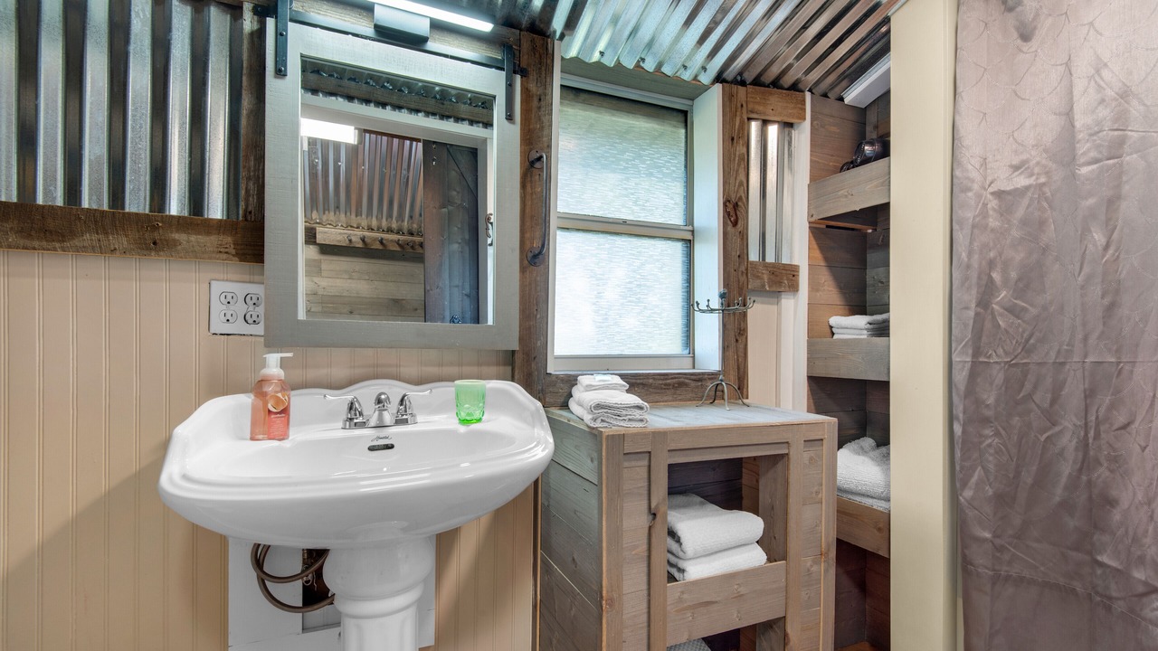Photo of Bathroom in Laurel Hill