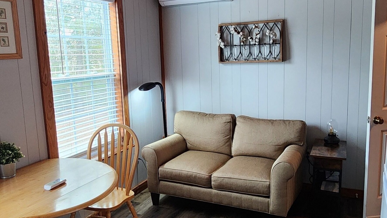 Photo of Livingroom in Crawfordville
