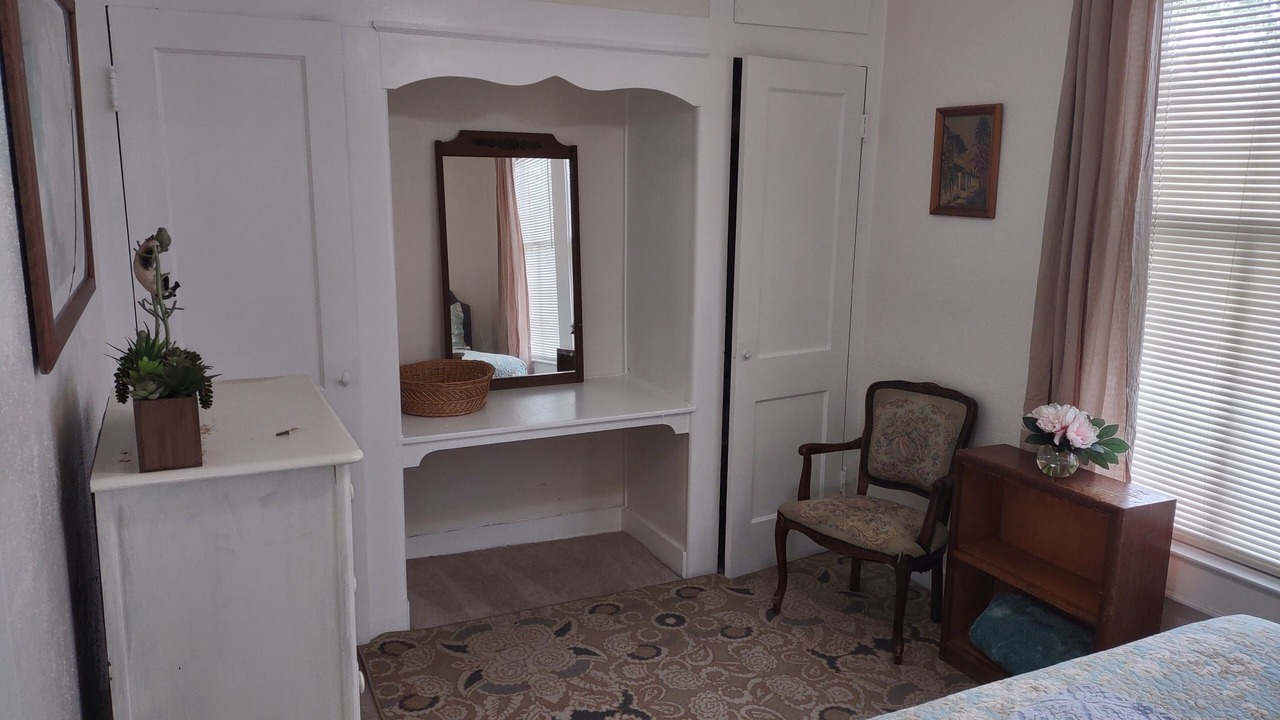 Photo of Bedroom in Old East Hill
