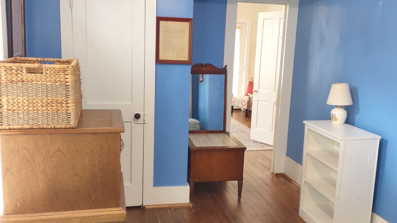 Photo of Bedroom in Old East Hill