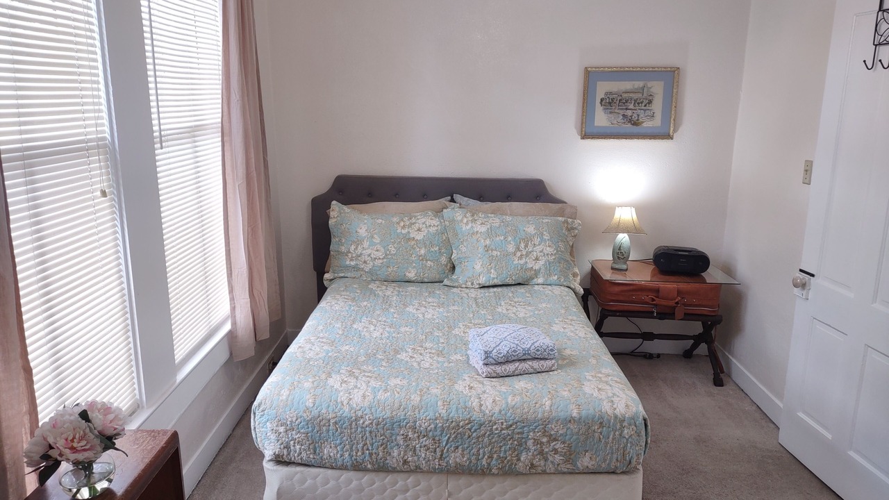 Photo of Bedroom in Old East Hill