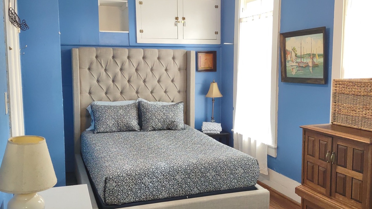 Photo of Bedroom in Old East Hill