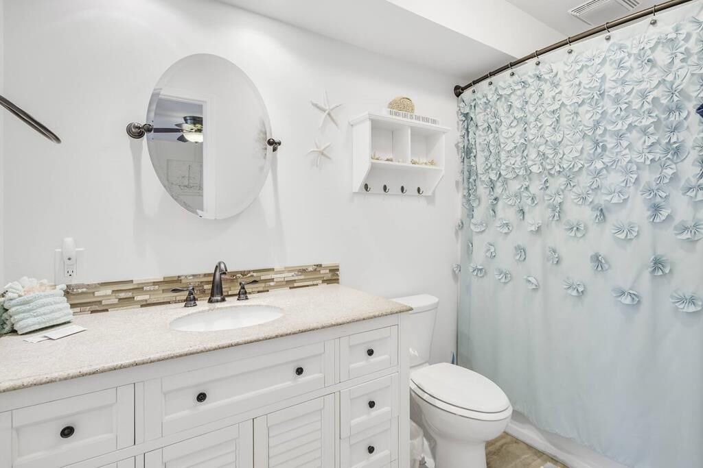 Photo of Bathroom in Laguna Beach