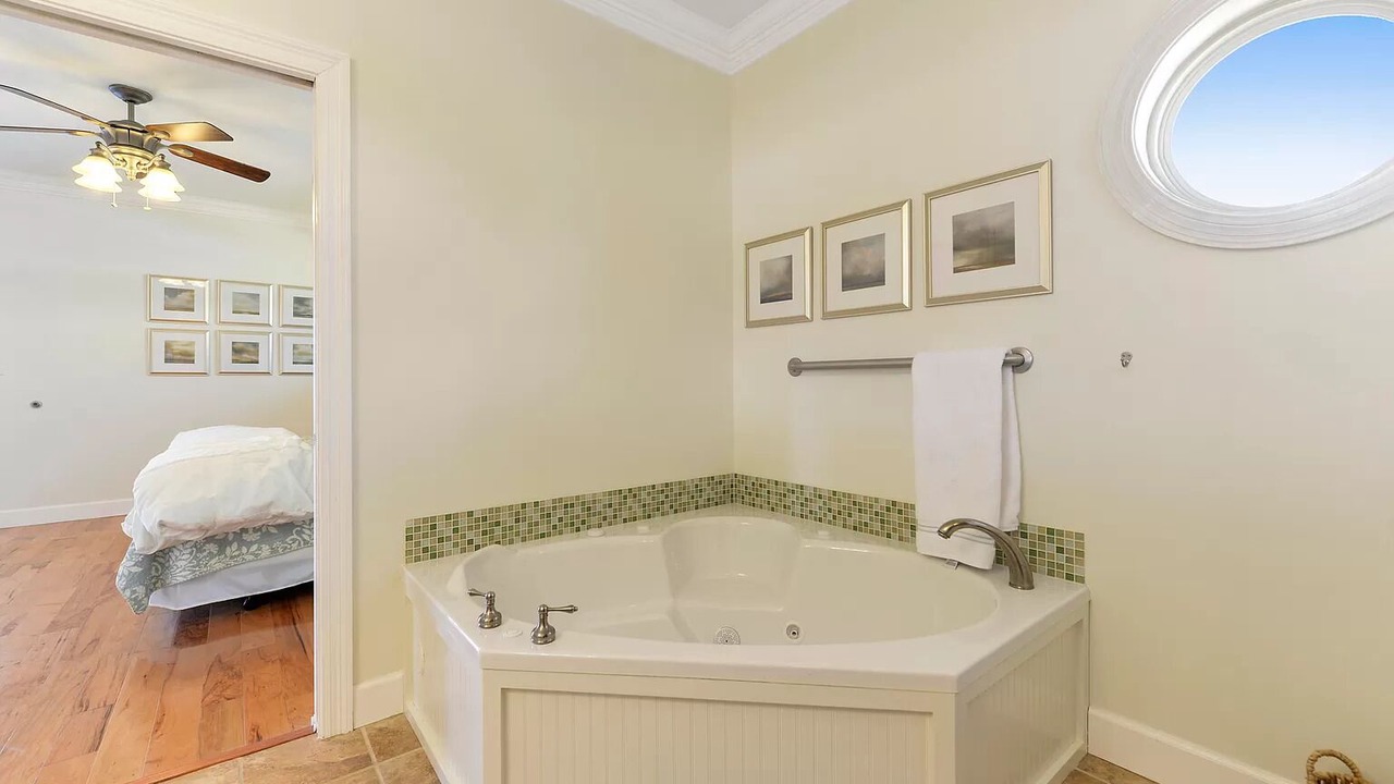 Photo of Bathroom in Shoreline Park