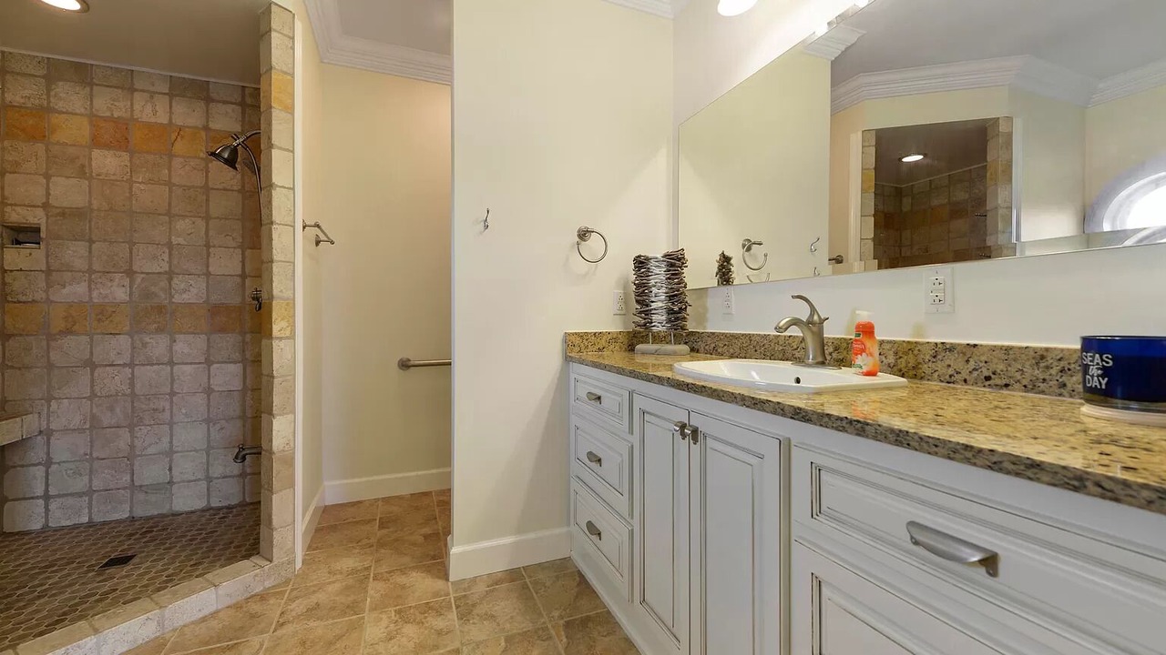 Photo of Bathroom in Shoreline Park