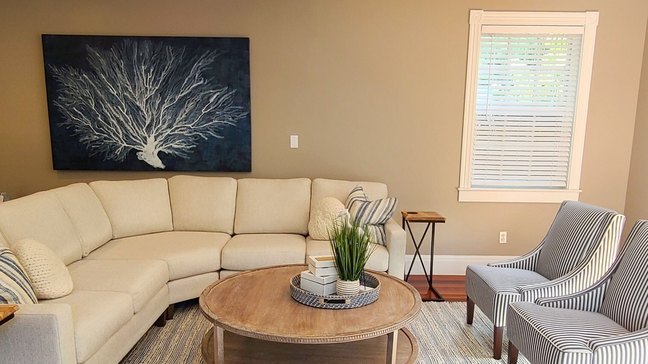 Photo of Livingroom in White St. Gallery