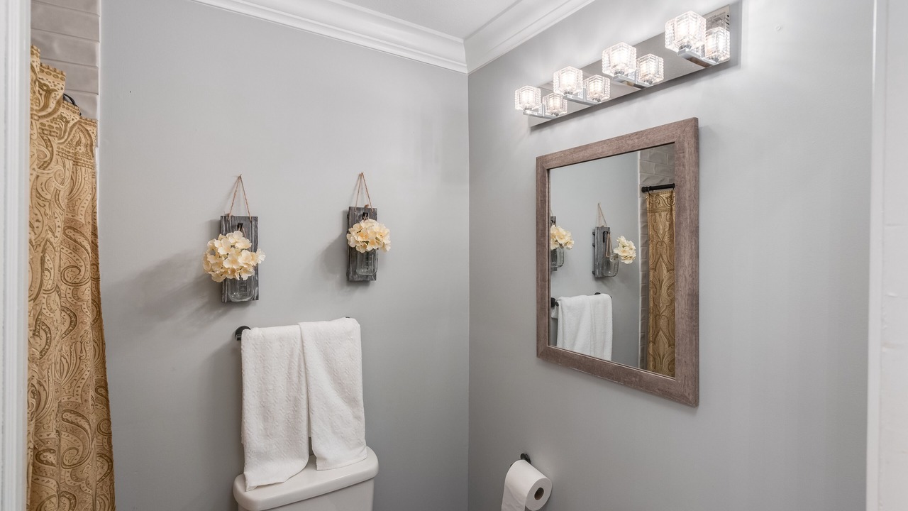 Photo of Bathroom in Fondren