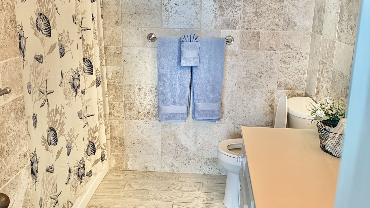 Photo of Bathroom in Navarre Beach