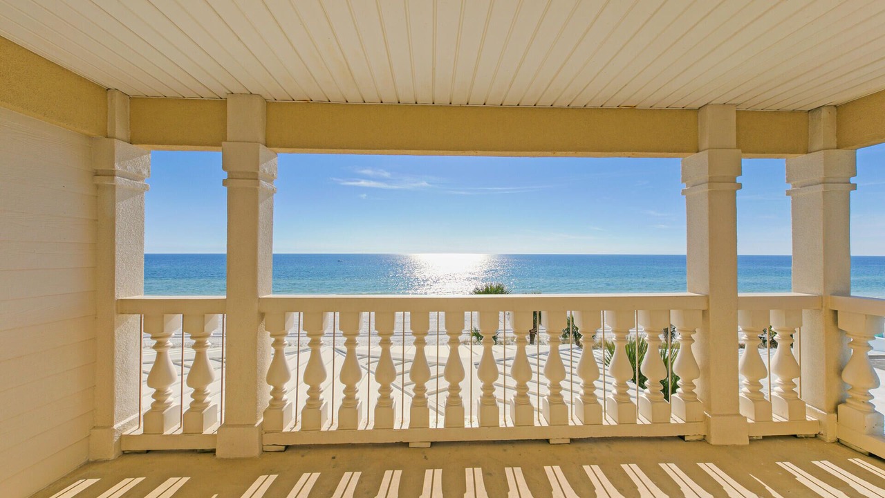 Photo of Patio Balcony in Silver Sands Beach