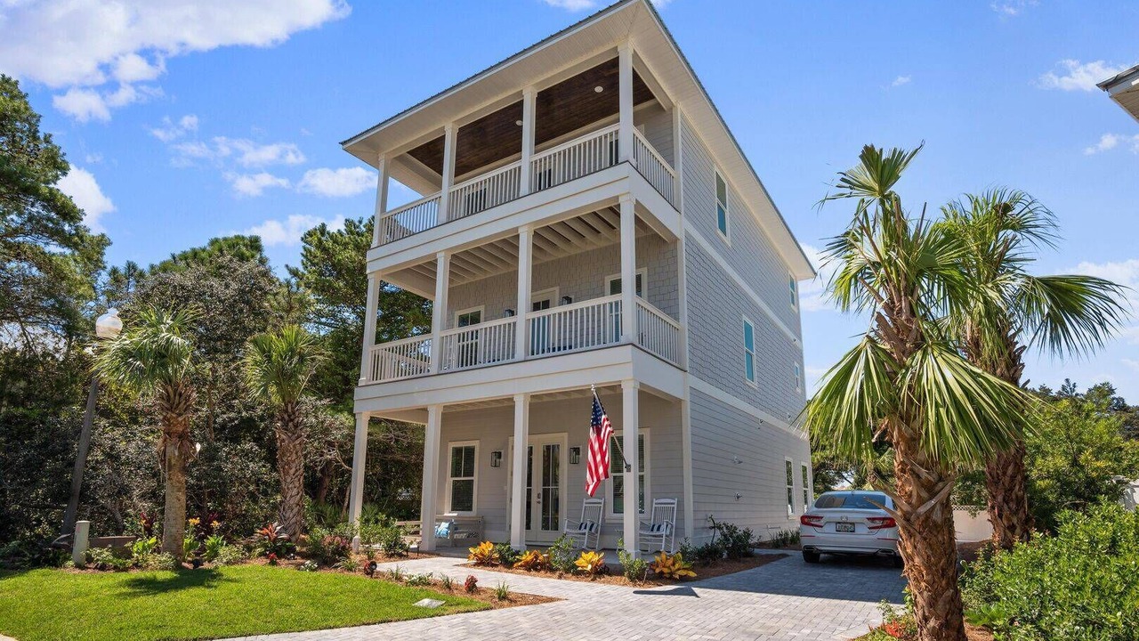 Photo of Outdoor in Emerald Waters Village