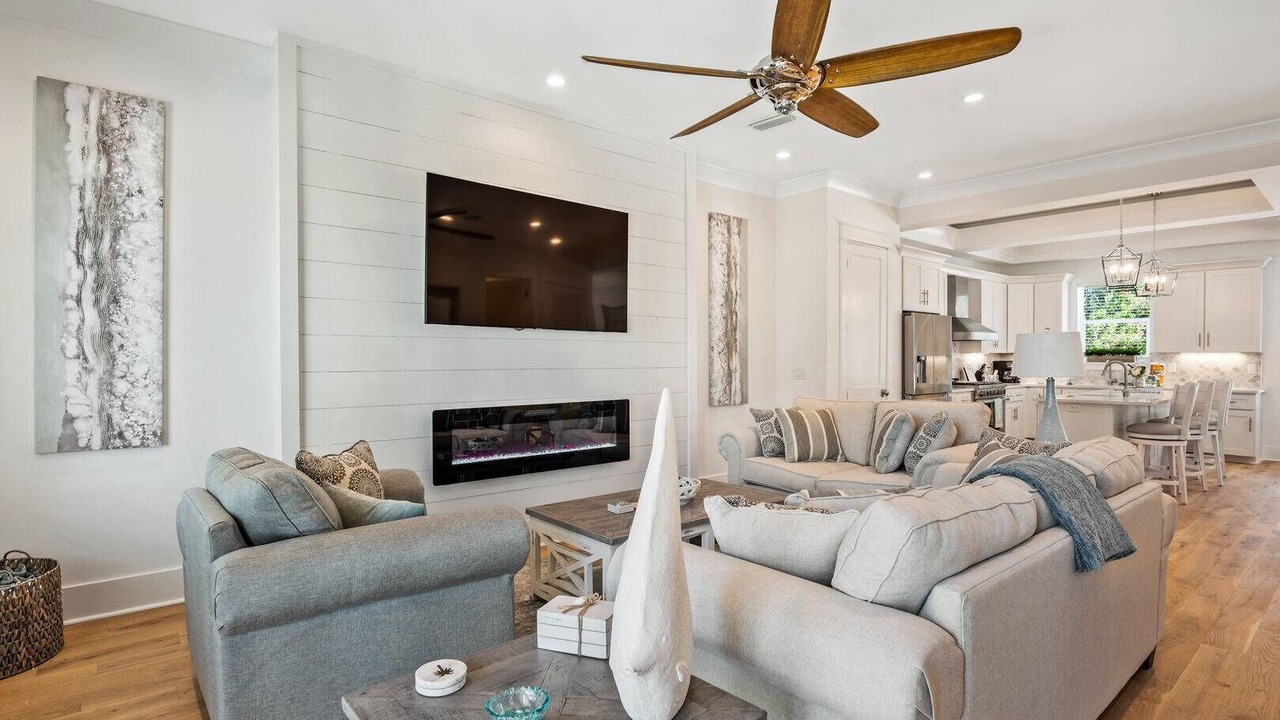 Photo of Livingroom in Emerald Waters Village