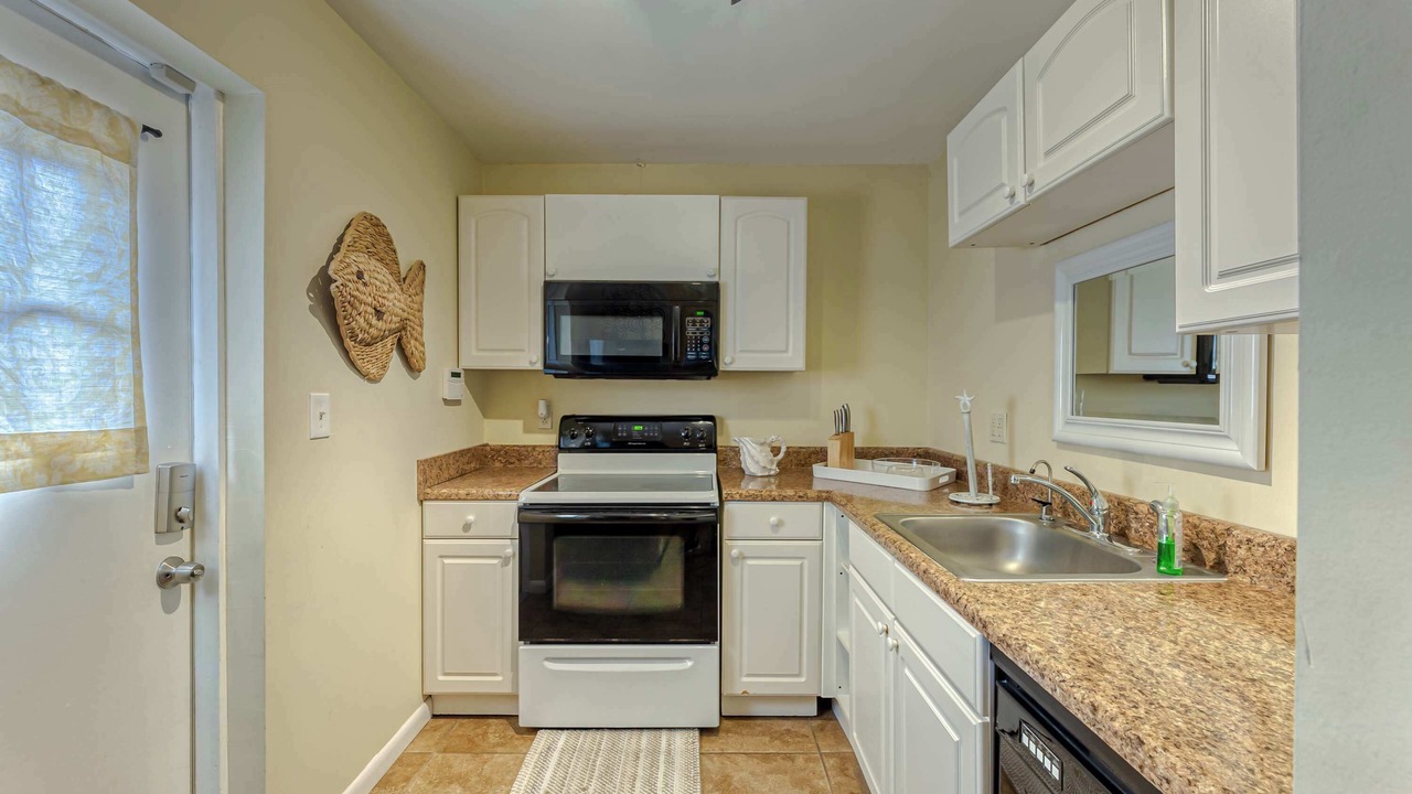 Photo of Bathroom in Poinsettia Heights