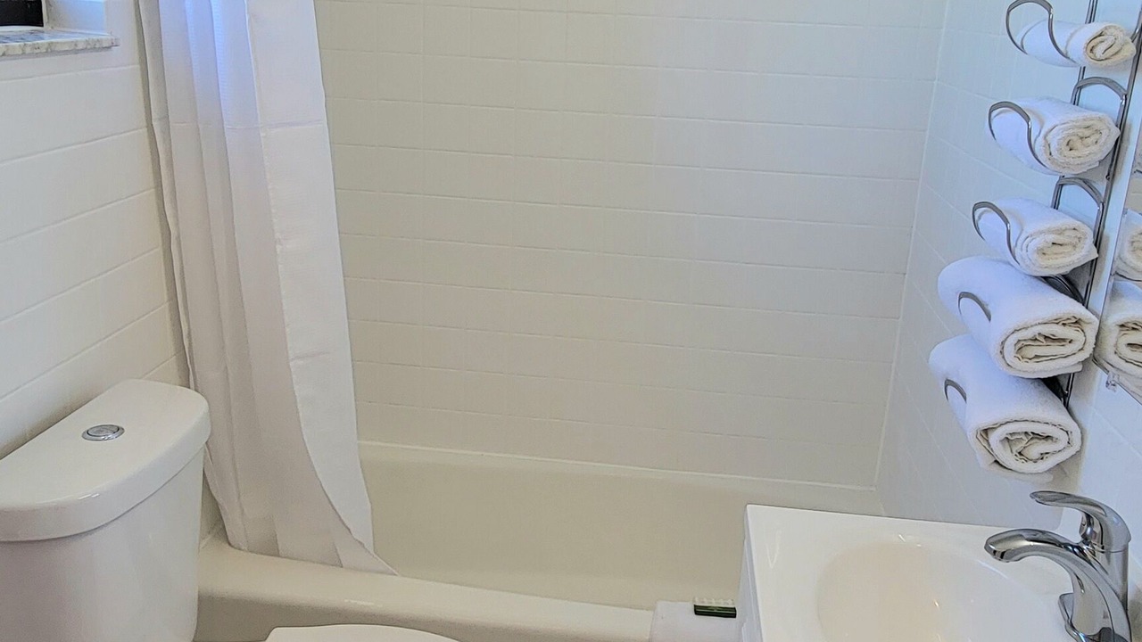 Photo of Bathroom in Treasure Island