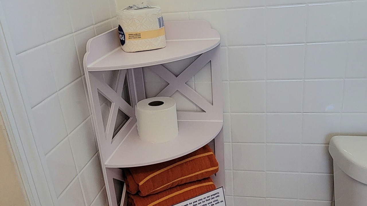 Photo of Bathroom in Treasure Island