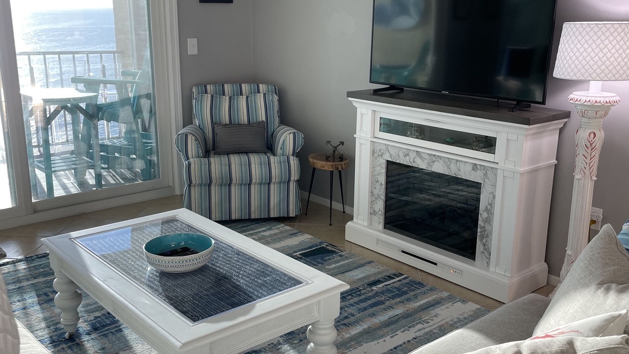 Photo of Livingroom in Biltmore Beach