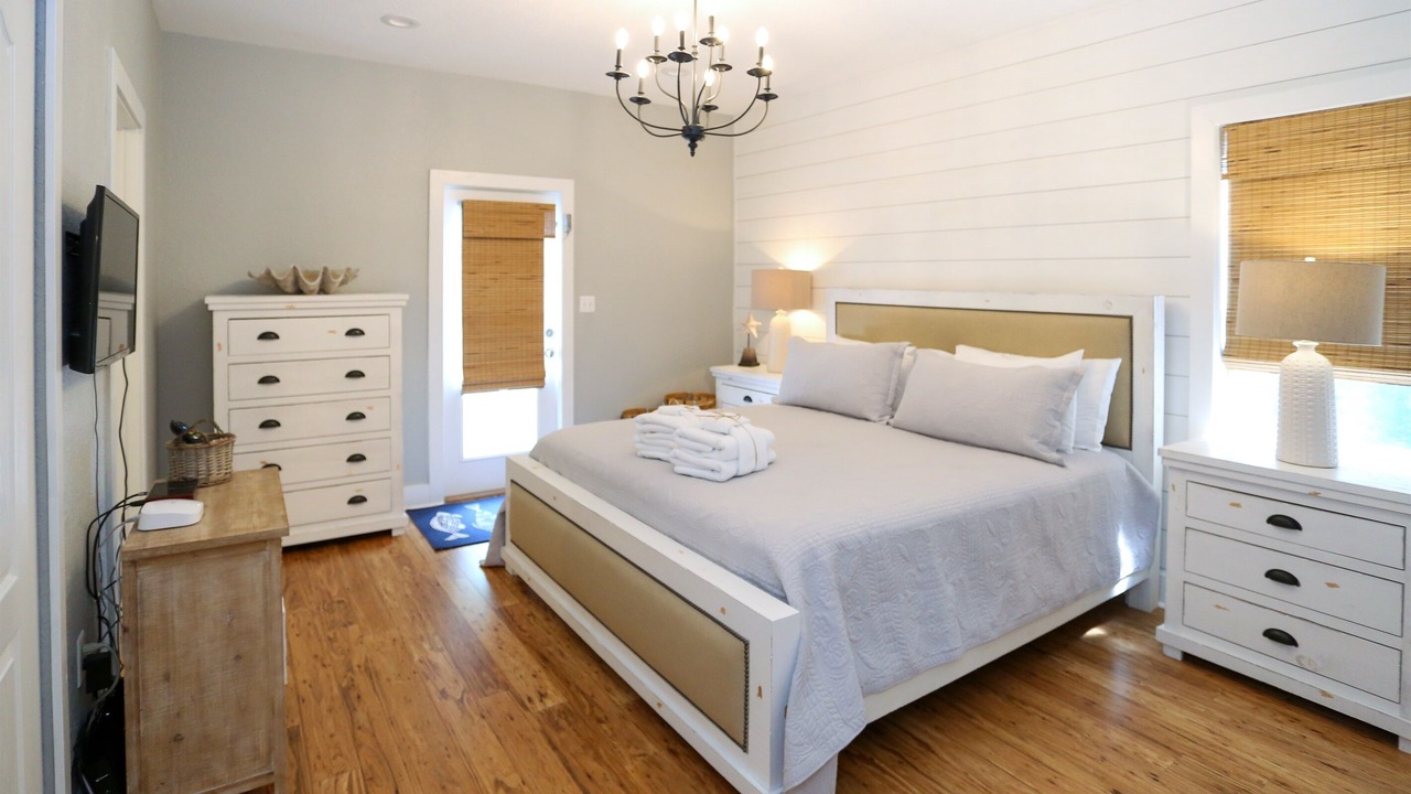 Photo of Bedroom in White's Gulfview