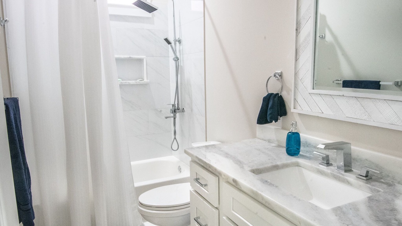 Photo of Bathroom in Tulane - Gravier
