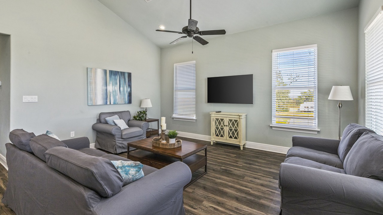 Photo of Livingroom in Hackberry
