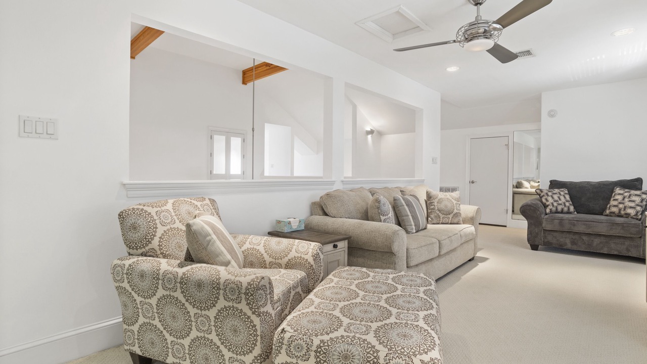 Photo of Livingroom in Shoreline Park