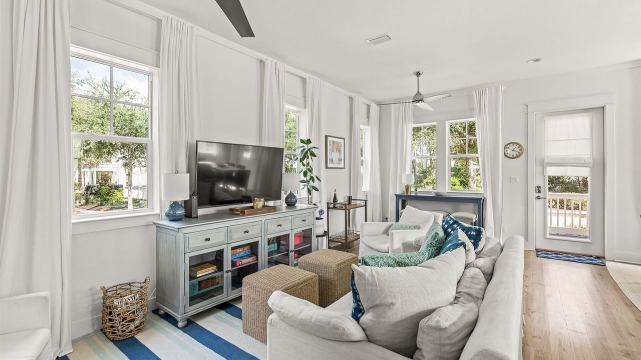 Photo of Livingroom in Greenway Park