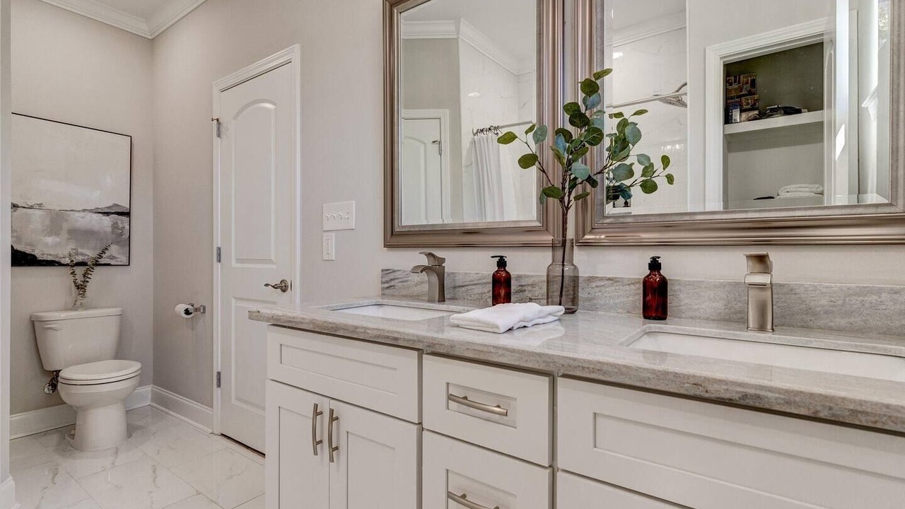 Photo of Bathroom in Tulane - Gravier