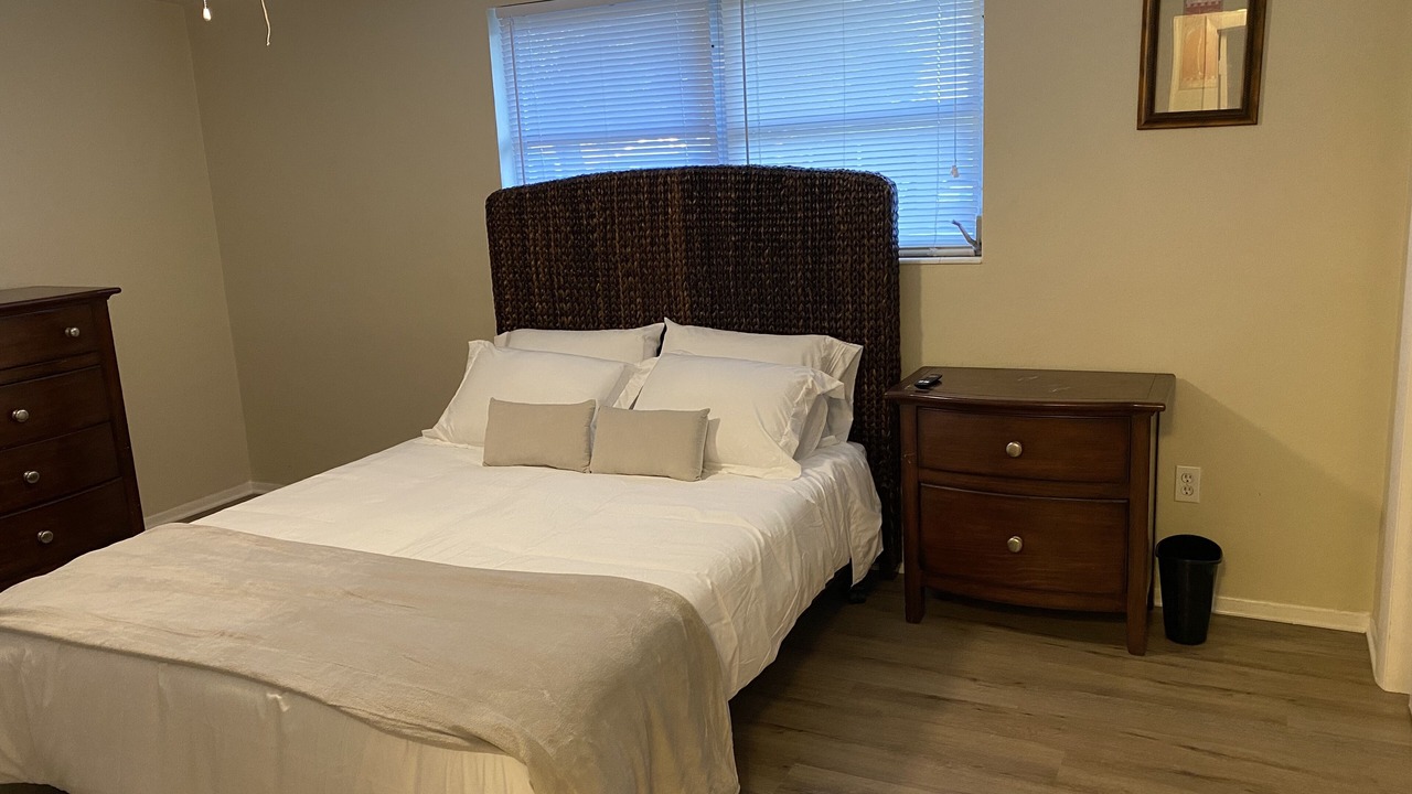 Photo of Bedroom in Aloha Gardens