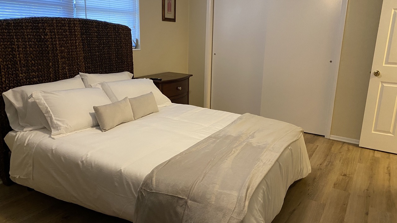 Photo of Bedroom in Aloha Gardens