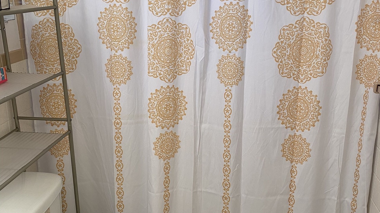 Photo of Bathroom in Aloha Gardens