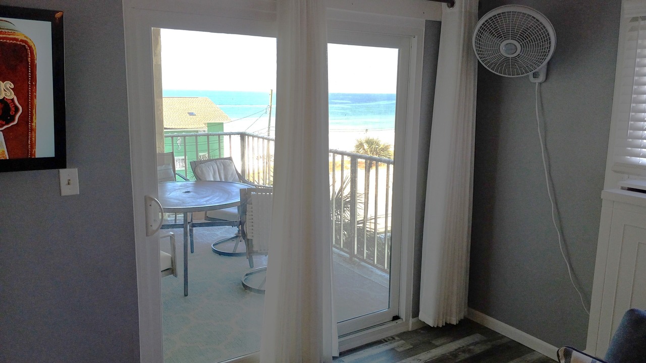 Photo of Patio Balcony in Biltmore Beach