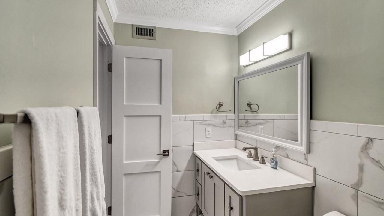 Photo of Bathroom in Biltmore Beach