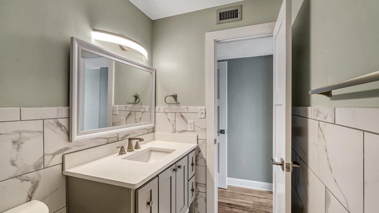 Photo of Bathroom in Biltmore Beach