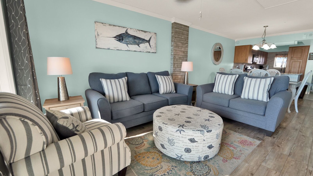 Photo of Livingroom in Biltmore Beach