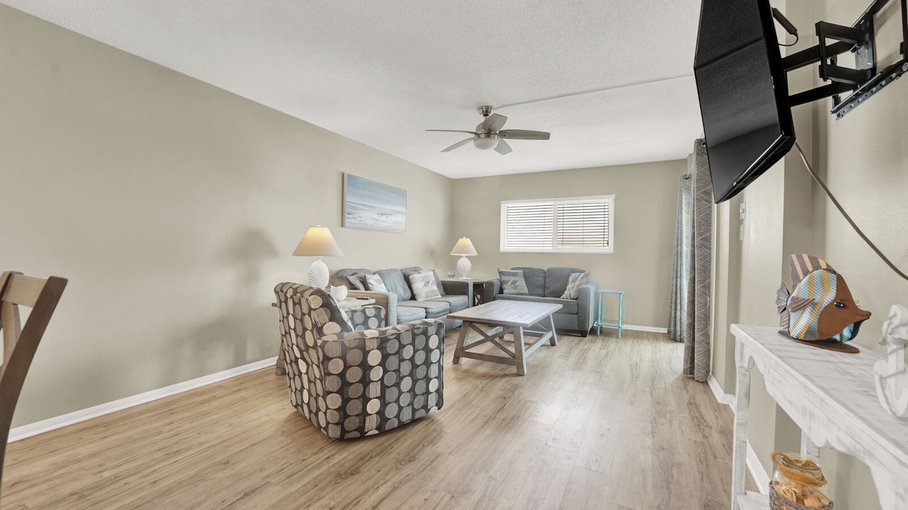 Photo of Livingroom in Biltmore Beach