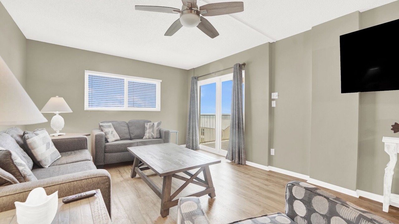 Photo of Livingroom in Biltmore Beach