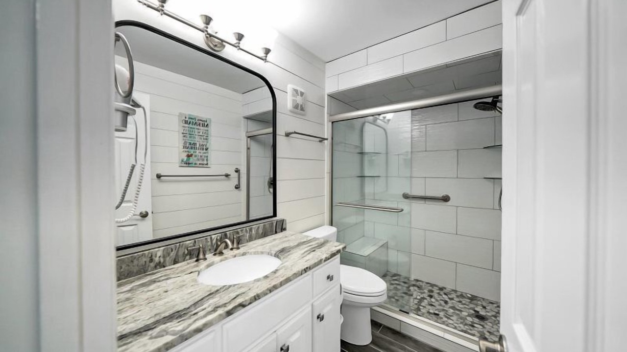 Photo of Bathroom in Biltmore Beach