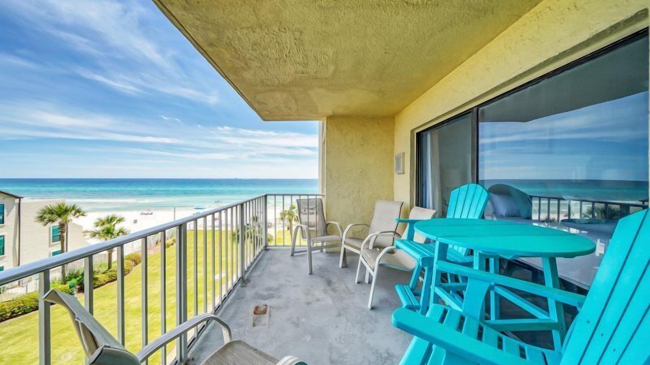 Photo of Patio Balcony in Biltmore Beach