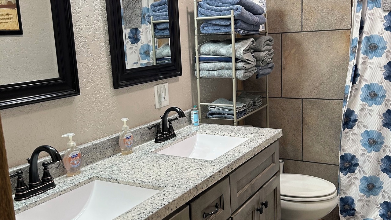 Photo of Bathroom in Anacoco