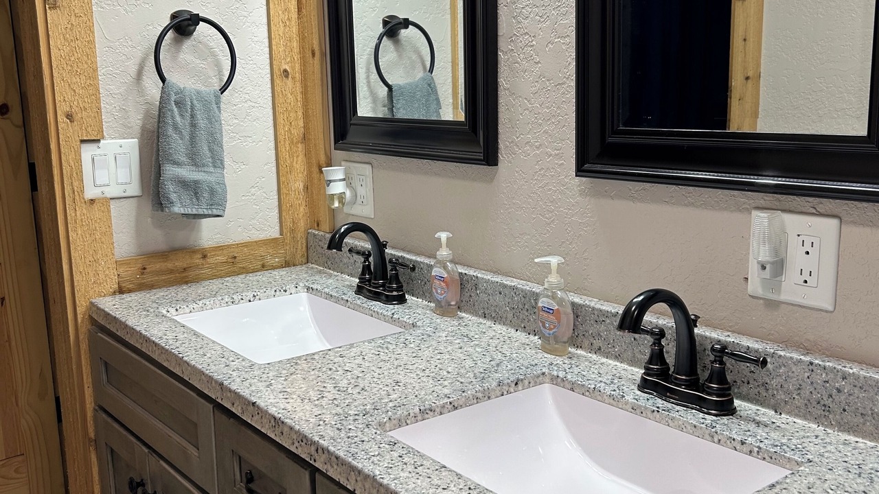Photo of Bathroom in Anacoco