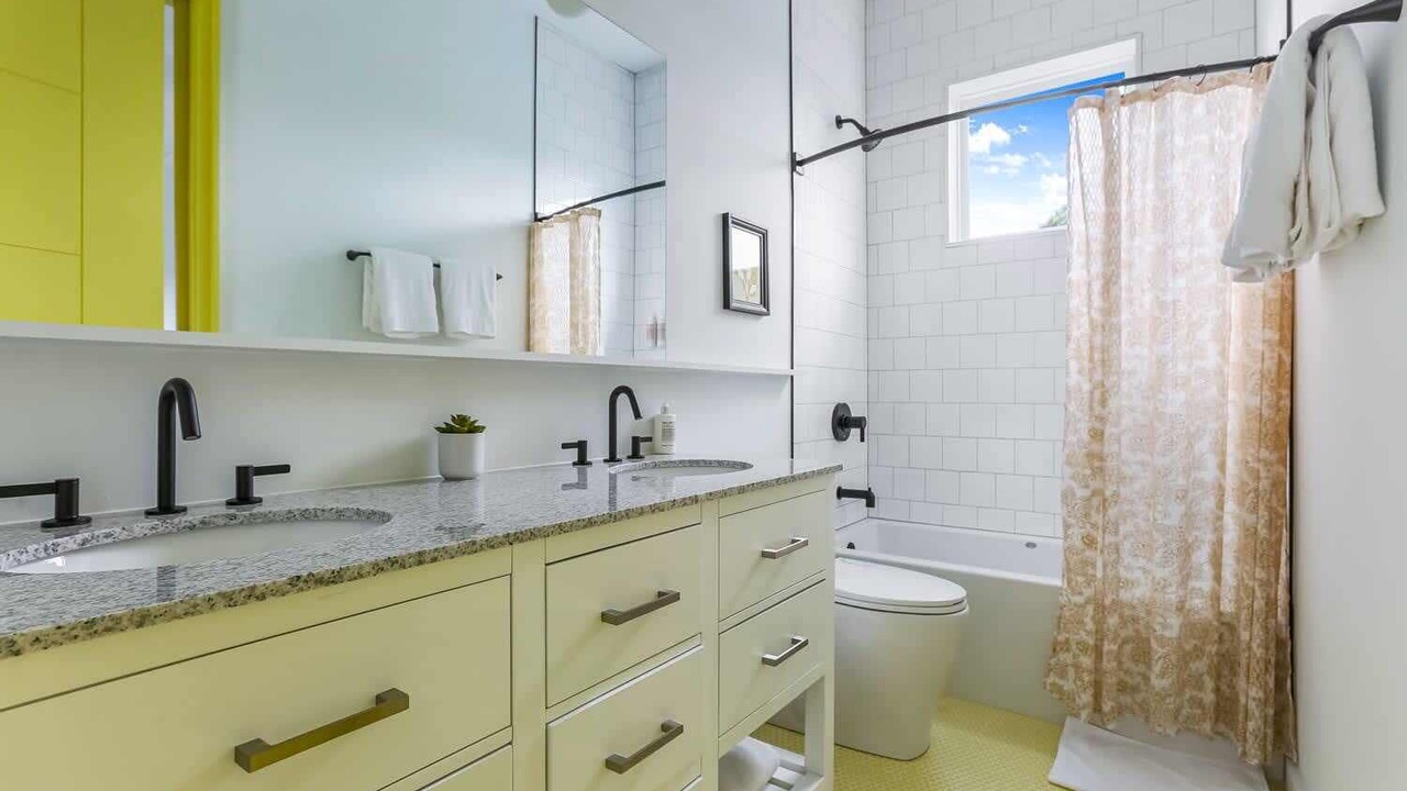 Photo of Bathroom in Faubourg Lafayette