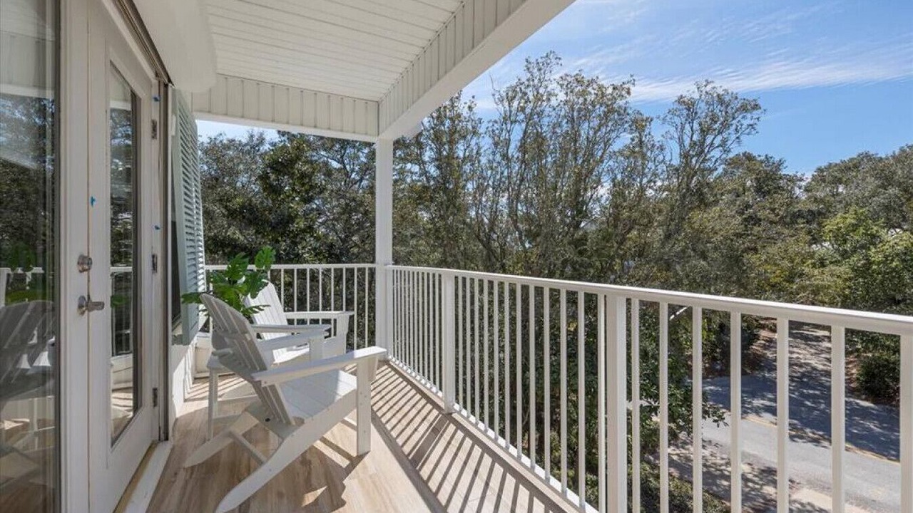Photo of Patio Balcony in Dune Allen Beach