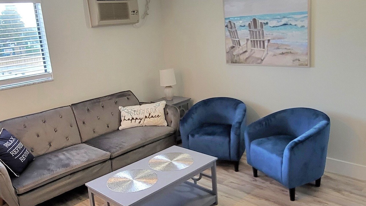 Photo of Livingroom in Treasure Island
