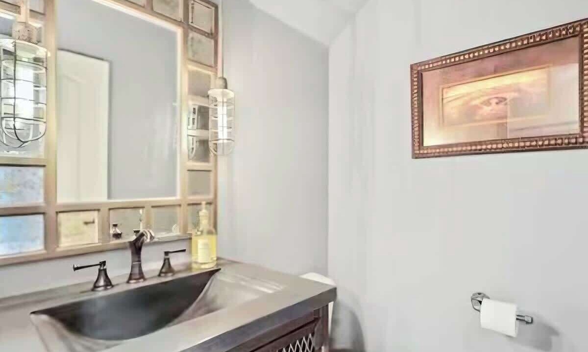Photo of Bathroom in Legacy Park
