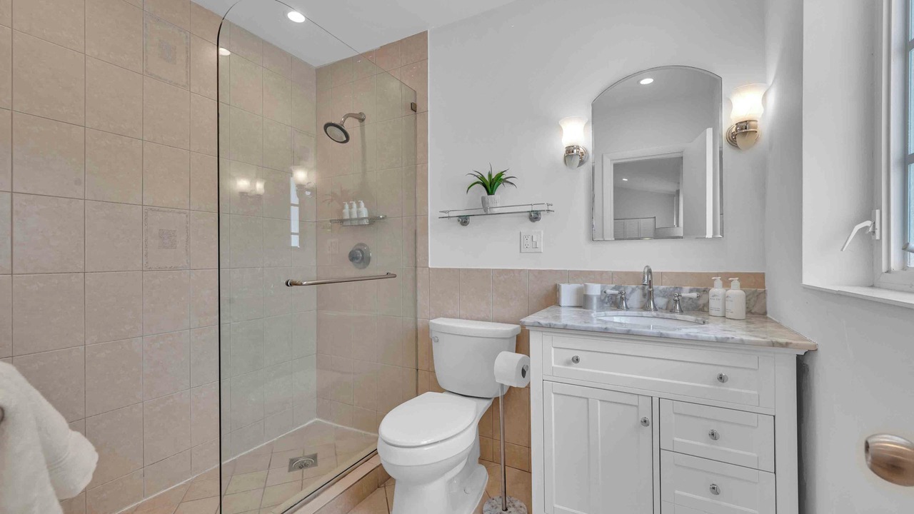 Photo of Bathroom in Lauderdale Beach