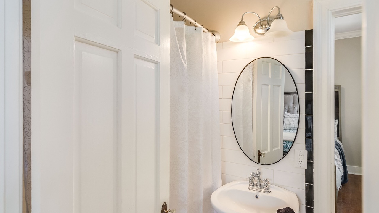 Photo of Bathroom in Fondren