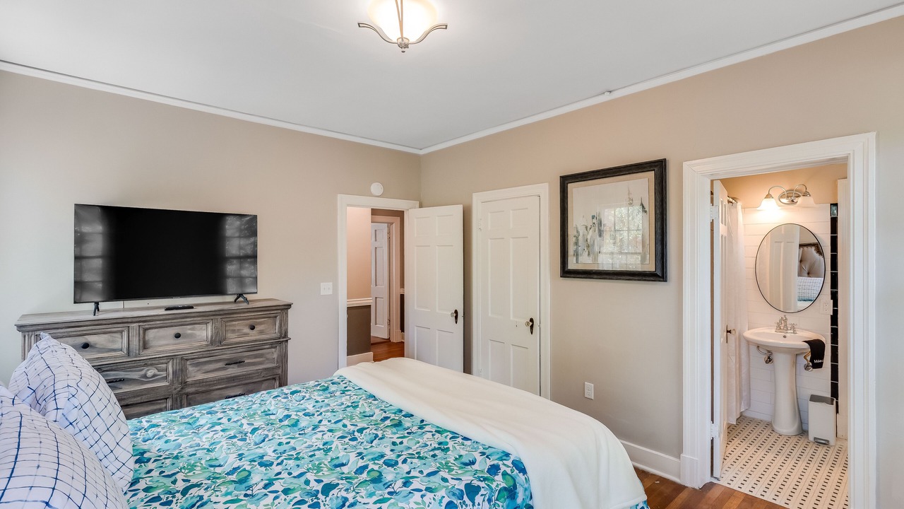 Photo of Bedroom in Fondren