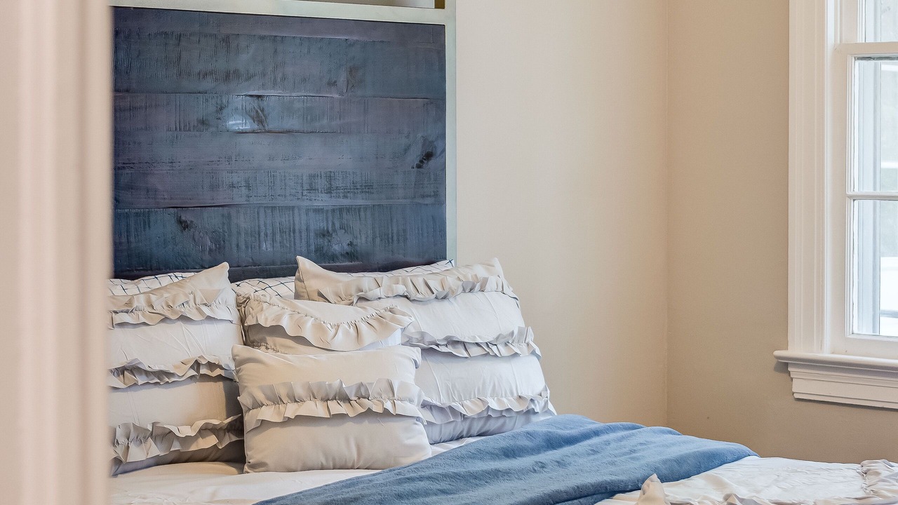 Photo of Bedroom in Fondren
